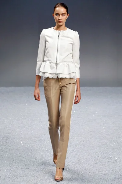 Look 28